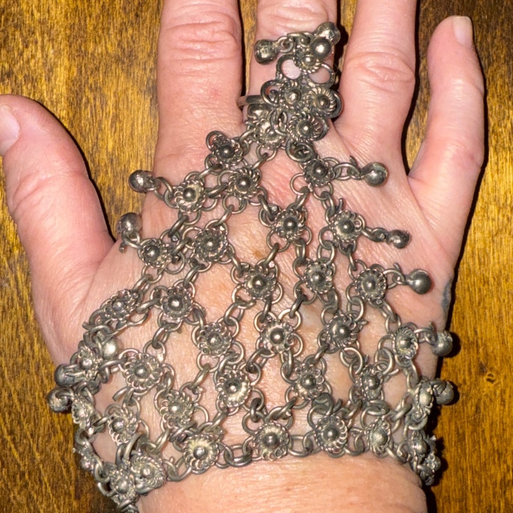 Elegant Silver Floral Slave Bracelet with Ring Boho Vintage